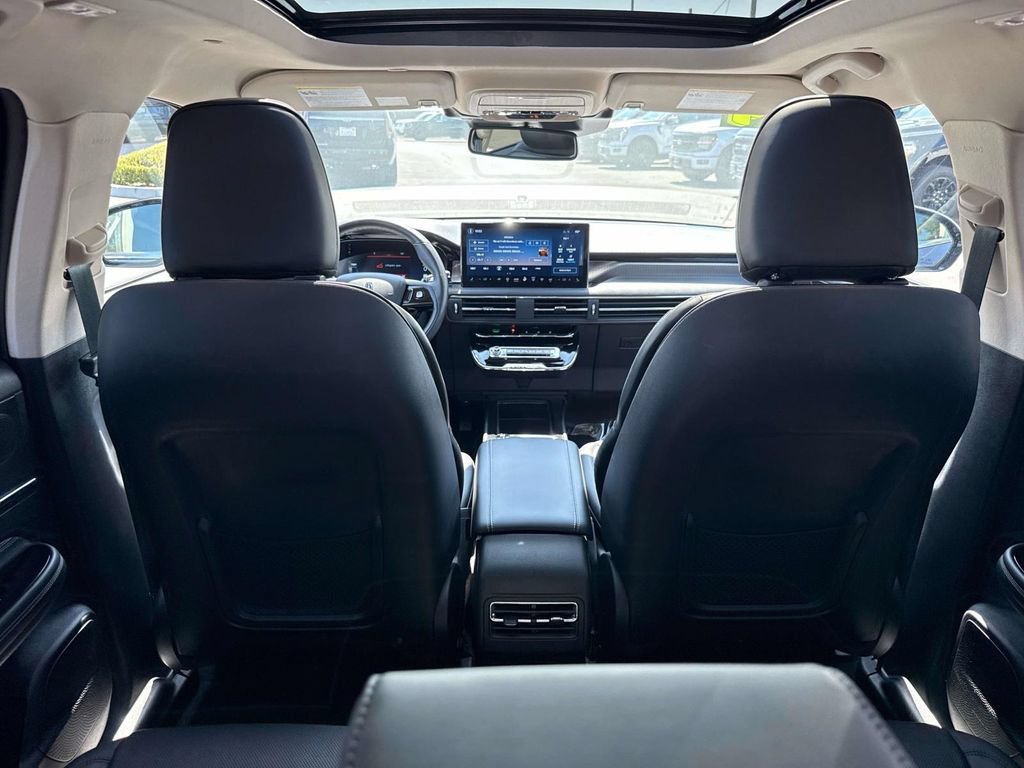 Certified 2024 Lincoln Corsair Grand Touring AWD/4WD image 9