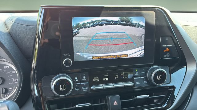 Used 2023 Toyota Highlander LE FWD image 26