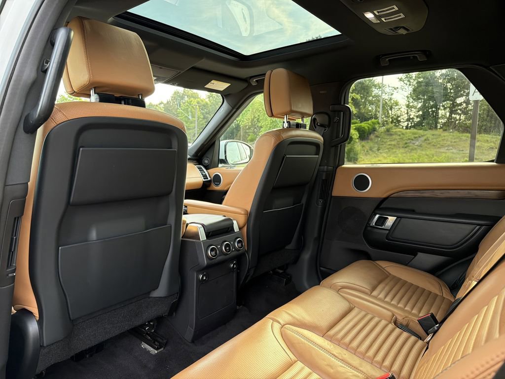 Used 2018 Land Rover Discovery HSE Luxury AWD/4WD image 11