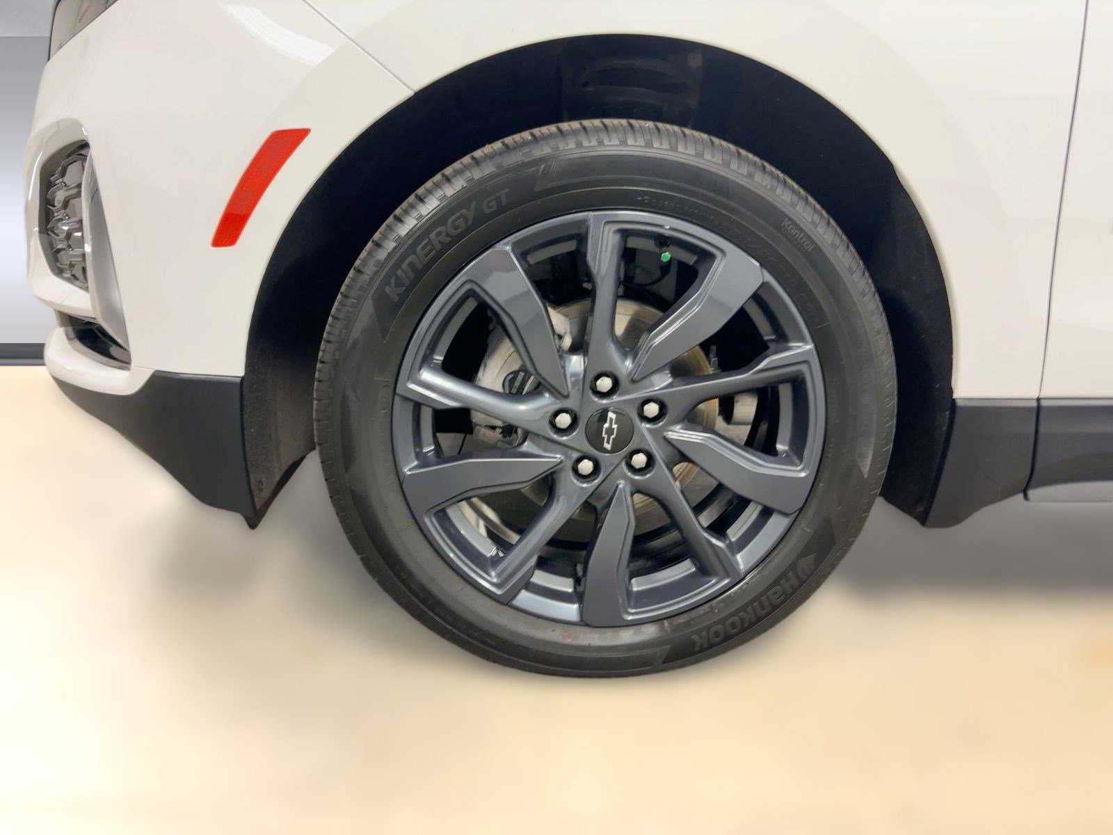 Certified 2024 Chevrolet Equinox RS w/ RS Leather Package image 11