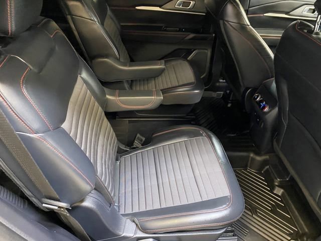Used 2025 Ford Explorer ST-Line AWD/4WD image 28