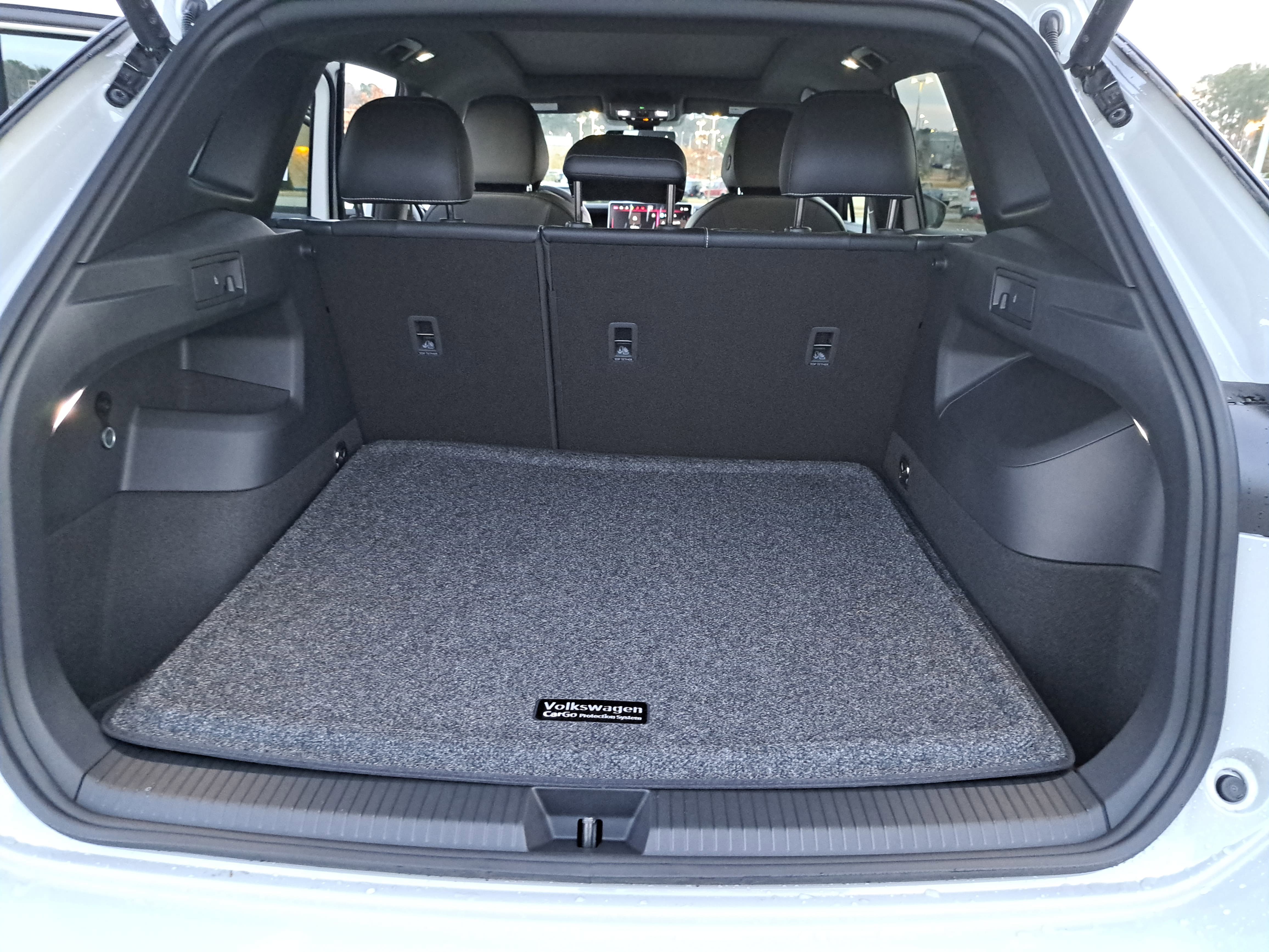 New 2026 Volkswagen Tiguan SE R-Line AWD/4WD image 12