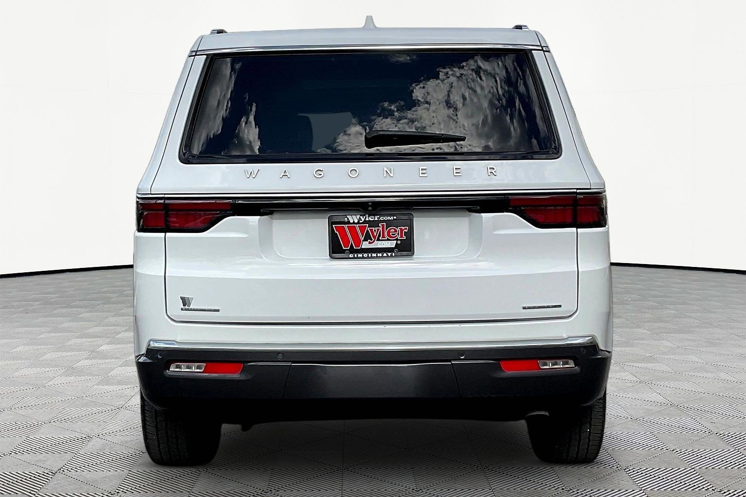 Used 2022 Jeep Wagoneer Series II w/ Premium Group I AWD/4WD image 5
