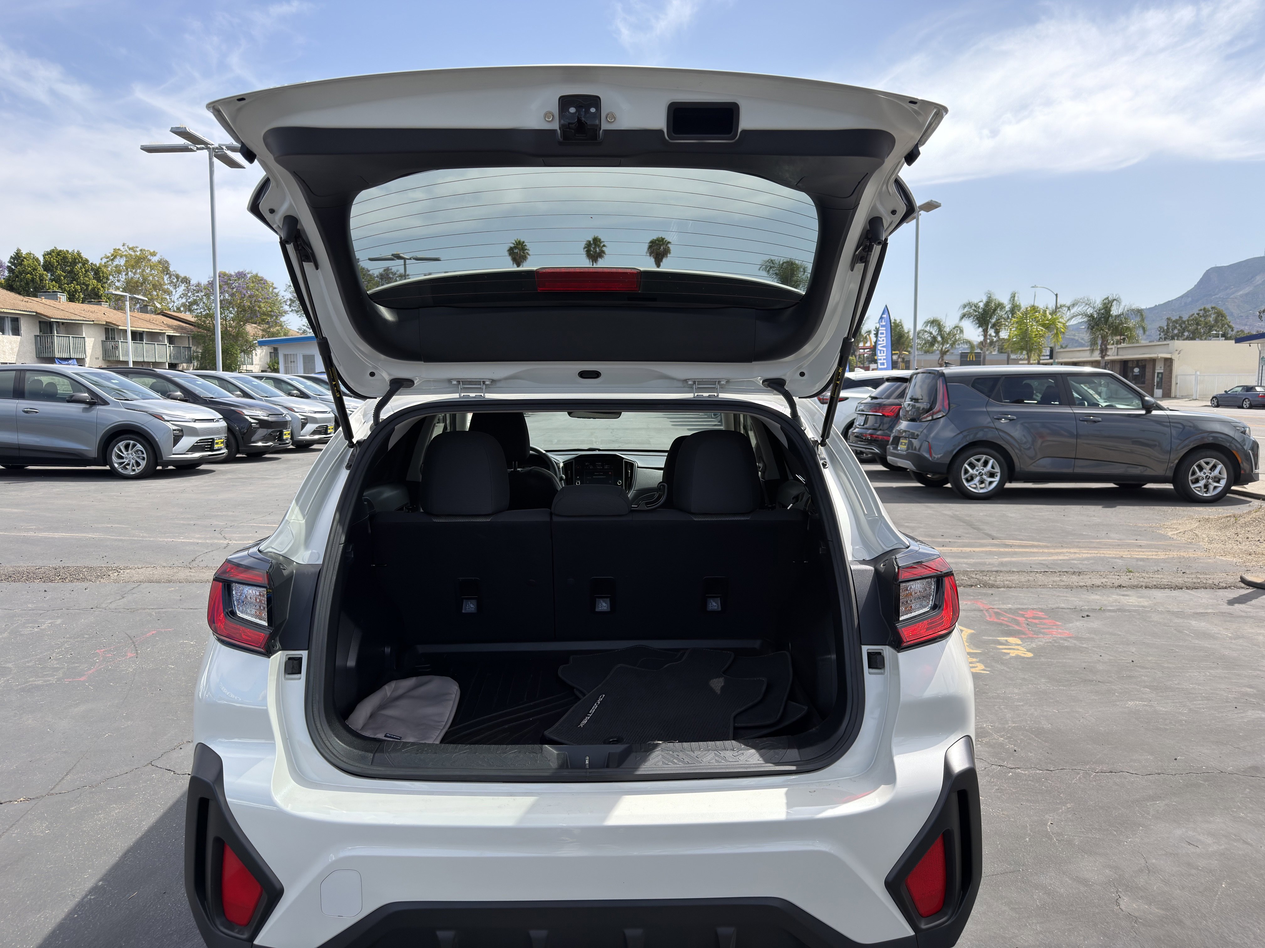 Used 2024 Subaru Crosstrek 2.0i Premium AWD/4WD image 14