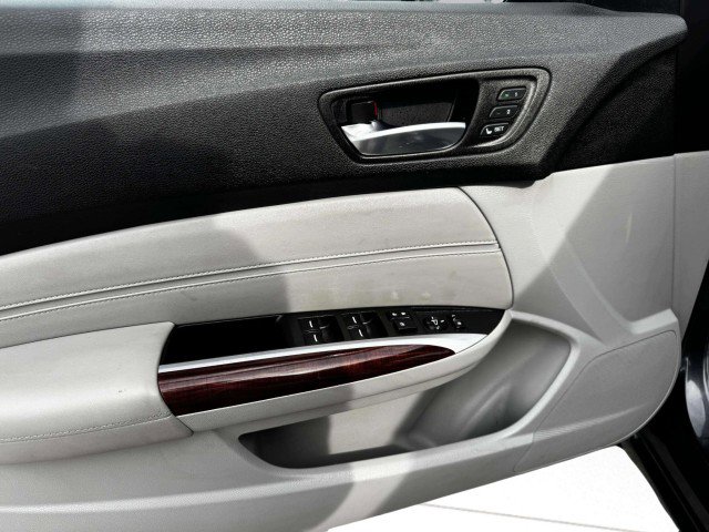 Used 2016 Acura TLX V6 SH-AWD w/ Technology Pkg image 18