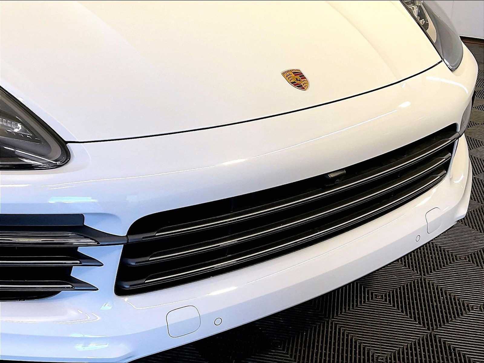 Certified 2023 Porsche Cayenne Coupe AWD/4WD image 34