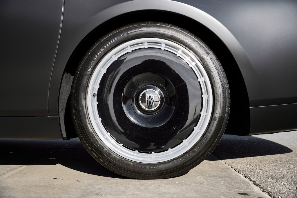 Used 2025 Rolls-Royce Phantom image 19