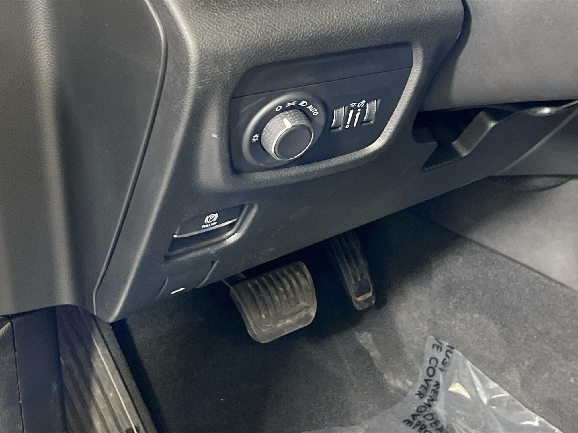 Used 2023 Jeep Grand Cherokee Altitude AWD/4WD image 10