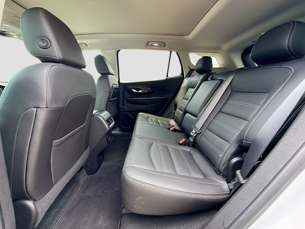 Used 2024 GMC Terrain Denali w/ Denali Premium Package AWD/4WD image 26