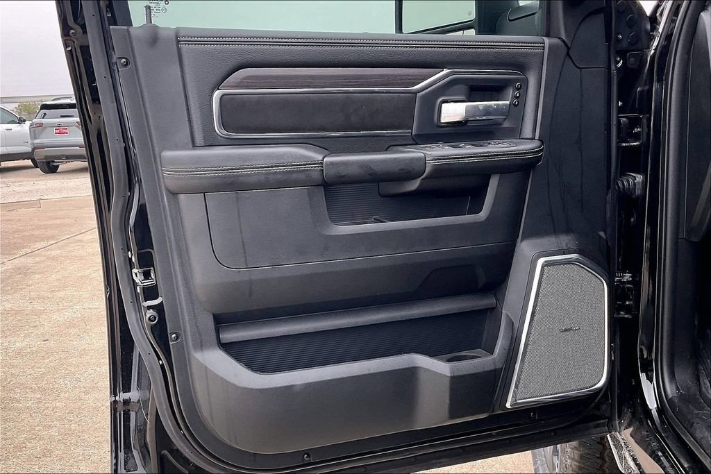 New 2026 RAM 2500 Laramie AWD/4WD image 11