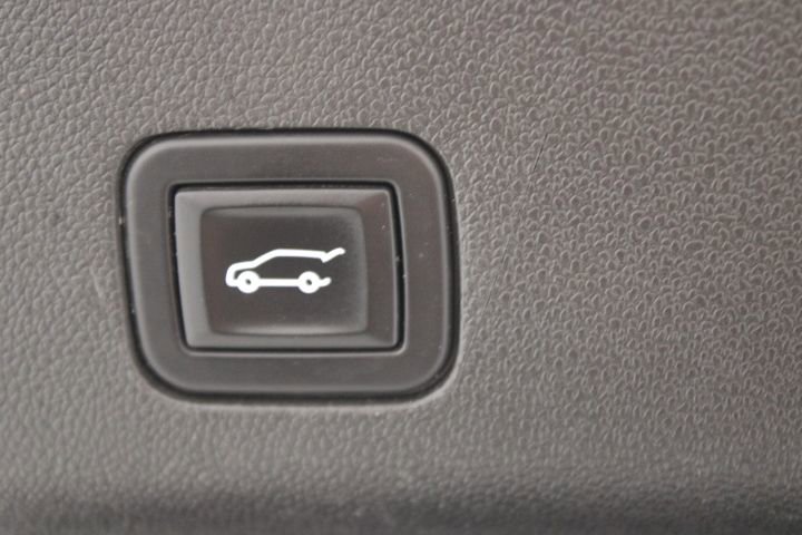 Used 2023 GMC Yukon XL Denali Ultimate w/ LPO, Floor Liner Package image 18