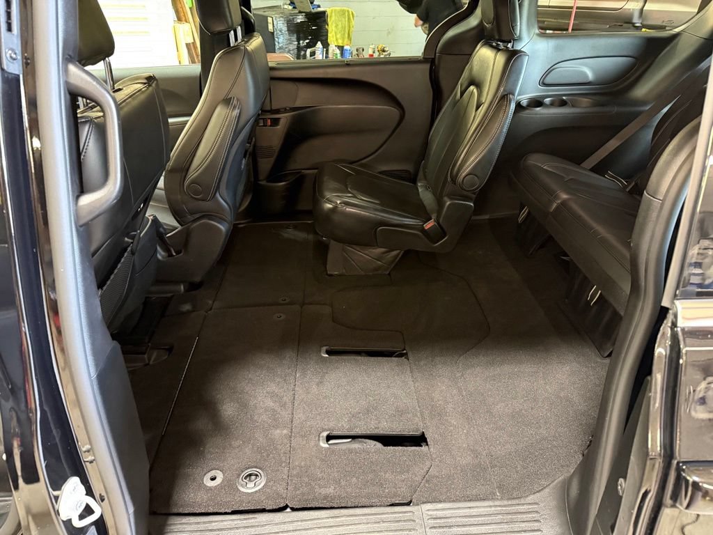 Used 2026 Chrysler Pacifica Select FWD image 30