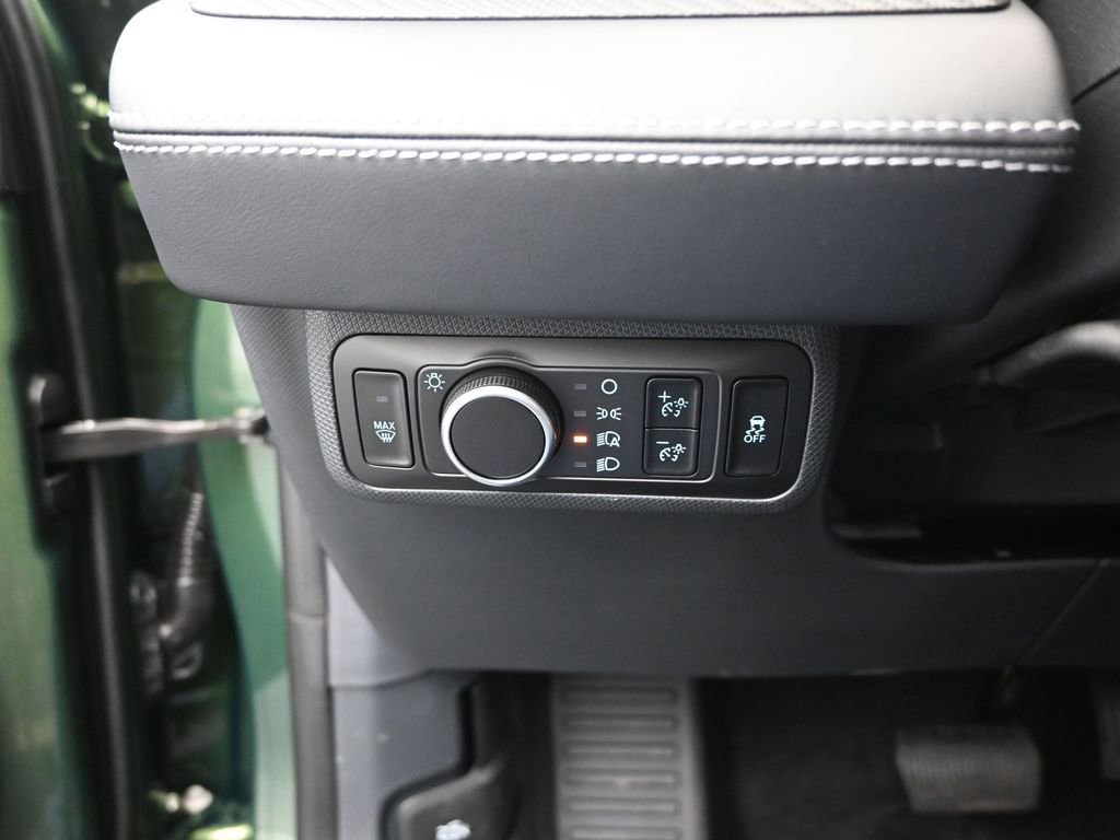 Used 2025 Ford Mustang Mach-E Premium image 11