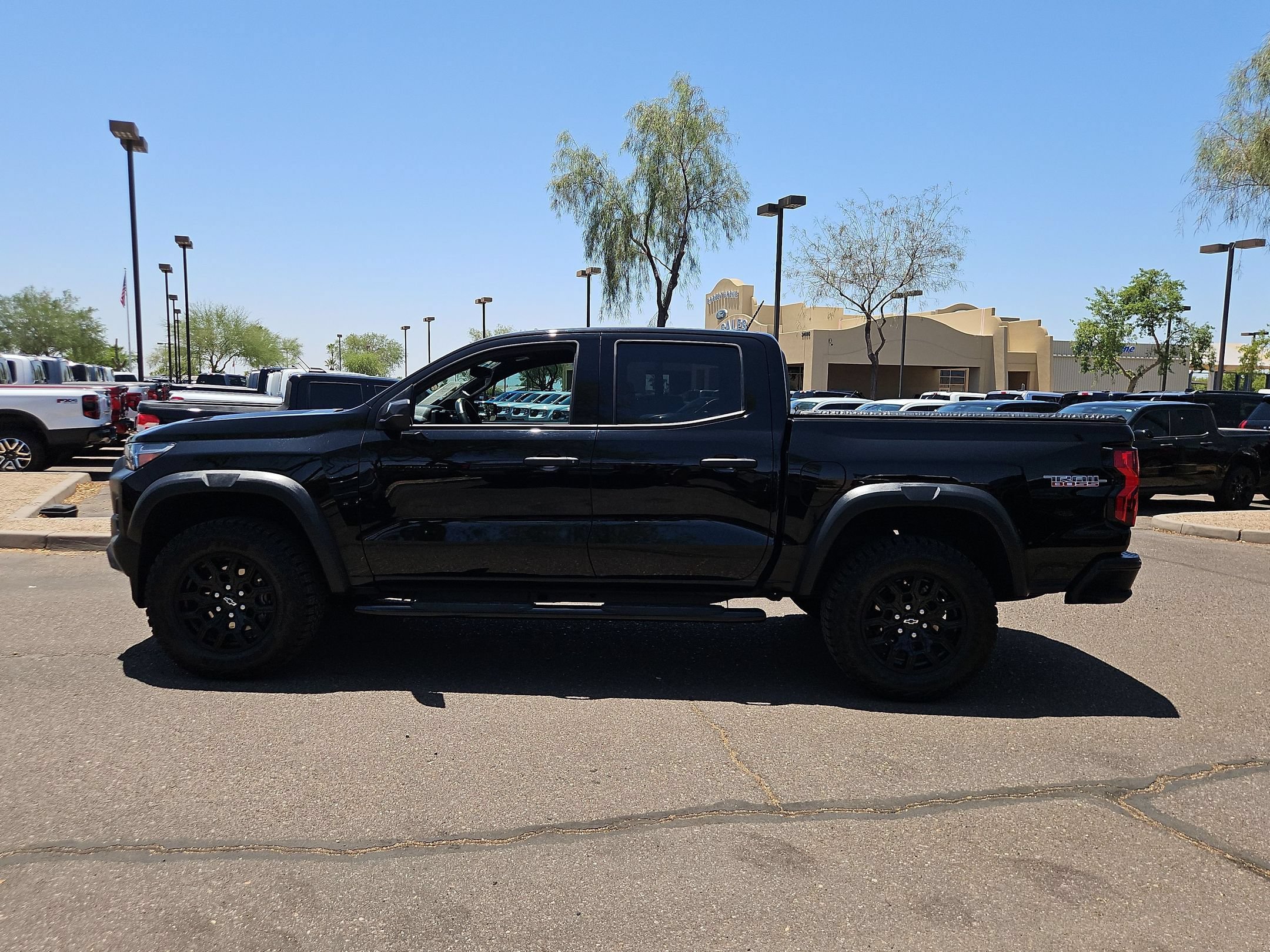 Used 2025 Chevrolet Colorado Trail Boss AWD/4WD image 9