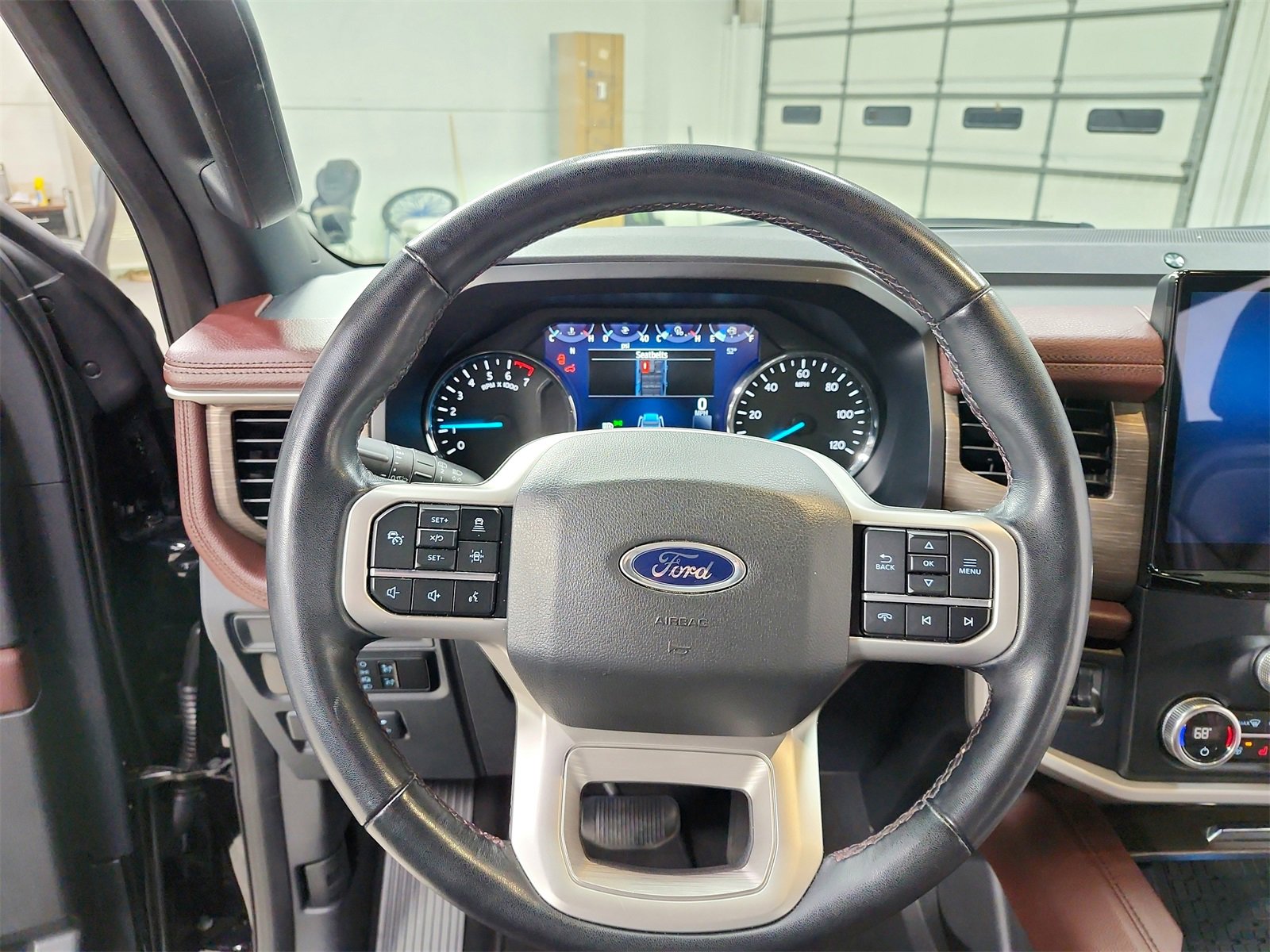 Used 2024 Ford Expedition Limited image 24