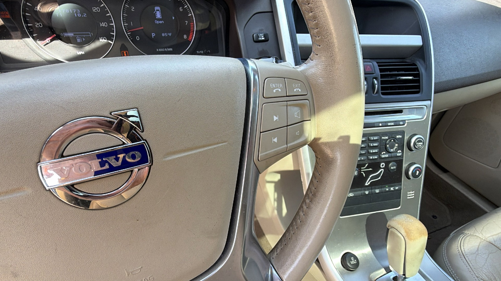 Used 2011 Volvo XC60 3.2 R-Design image 24