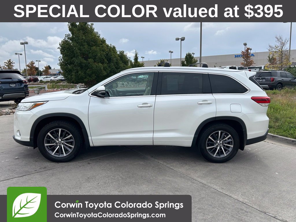 Used 2017 Toyota Highlander XLE AWD/4WD image 4