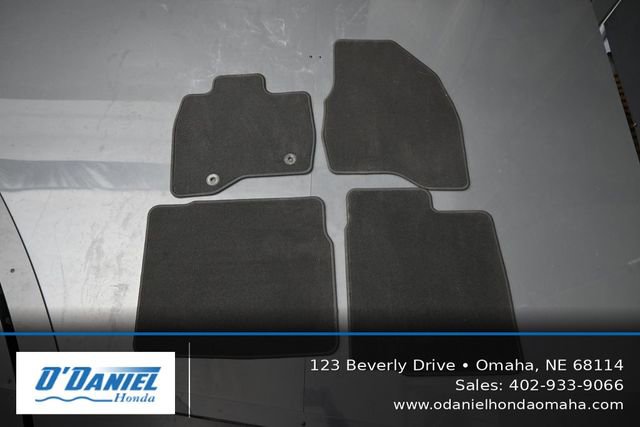 Used 2015 Ford Explorer XLT w/ Equipment Group 202B AWD/4WD image 40