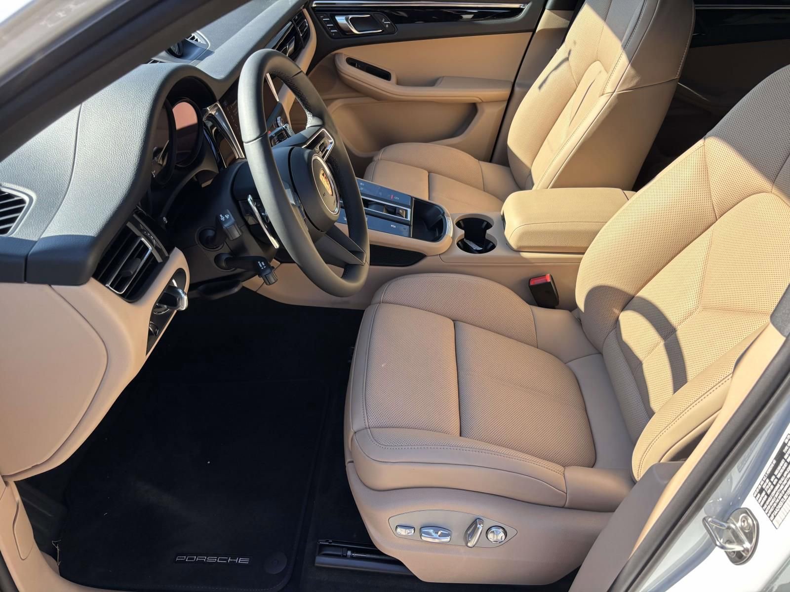 Used 2026 Porsche Macan AWD/4WD image 20