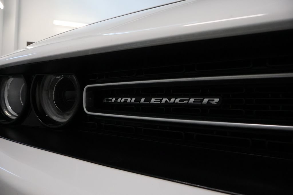 Used 2022 Dodge Challenger GT AWD/4WD image 9