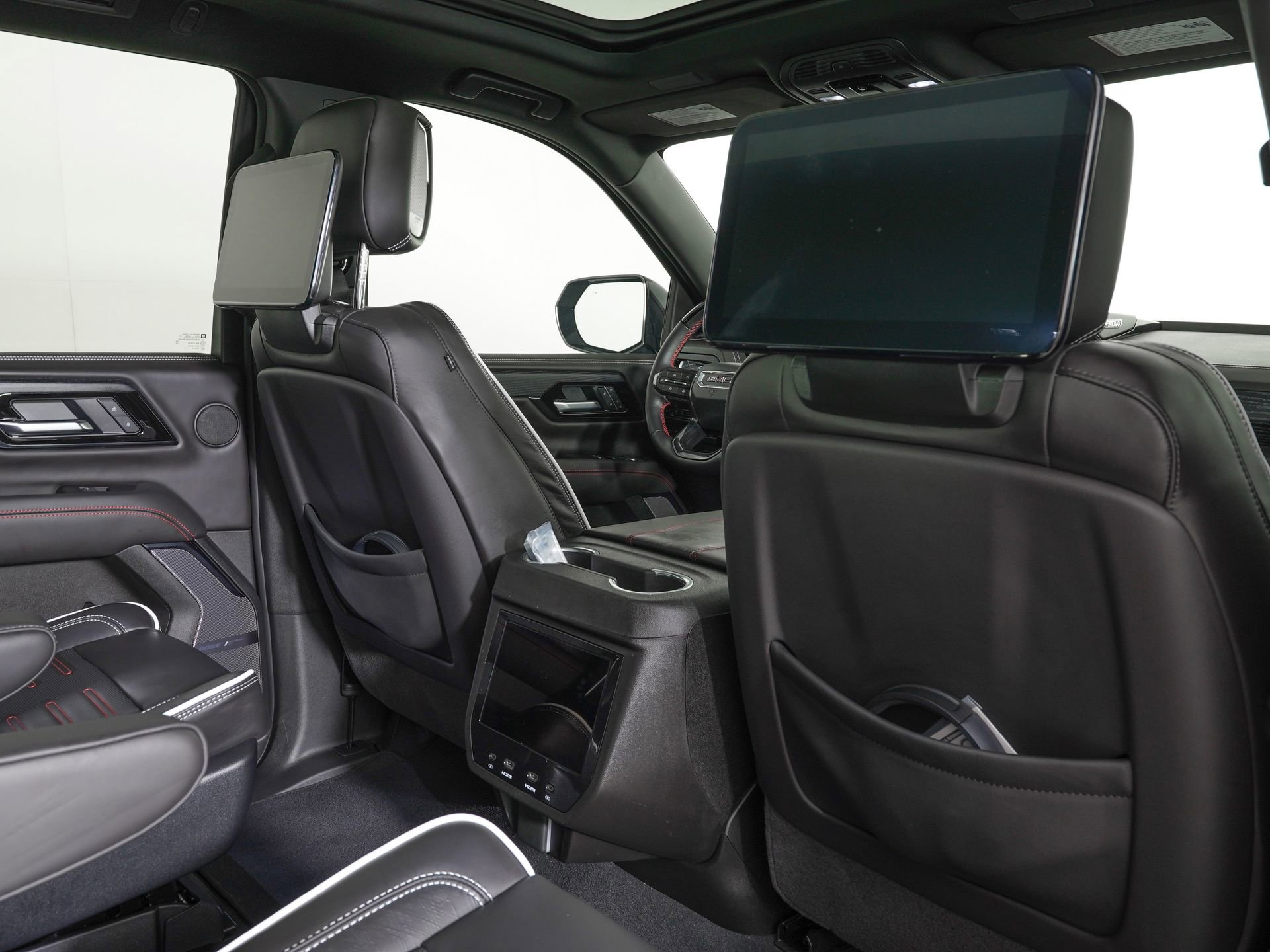 Used 2026 GMC Yukon AT4 Ultimate AWD/4WD image 11
