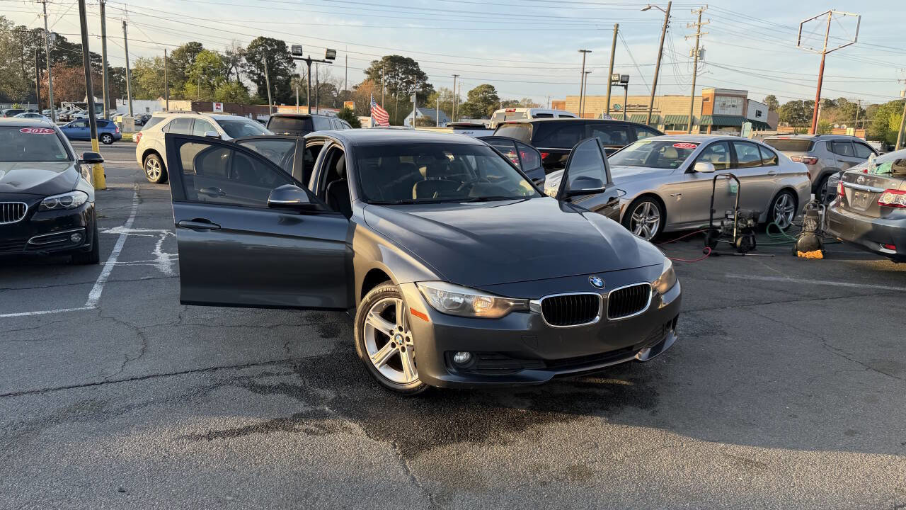 Used 2015 BMW 320i Sedan RWD image 1