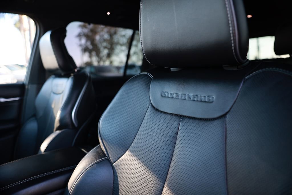 Used 2023 Jeep Grand Cherokee Overland w/ Advanced Protech Group III AWD/4WD image 19