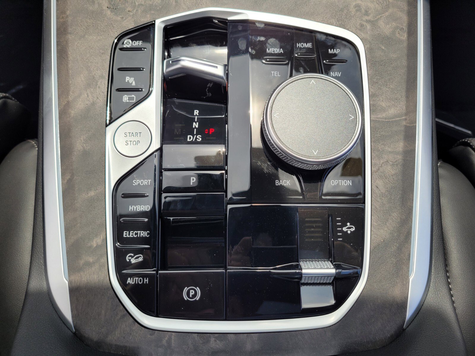 Used 2026 BMW X5 xDrive50e image 26