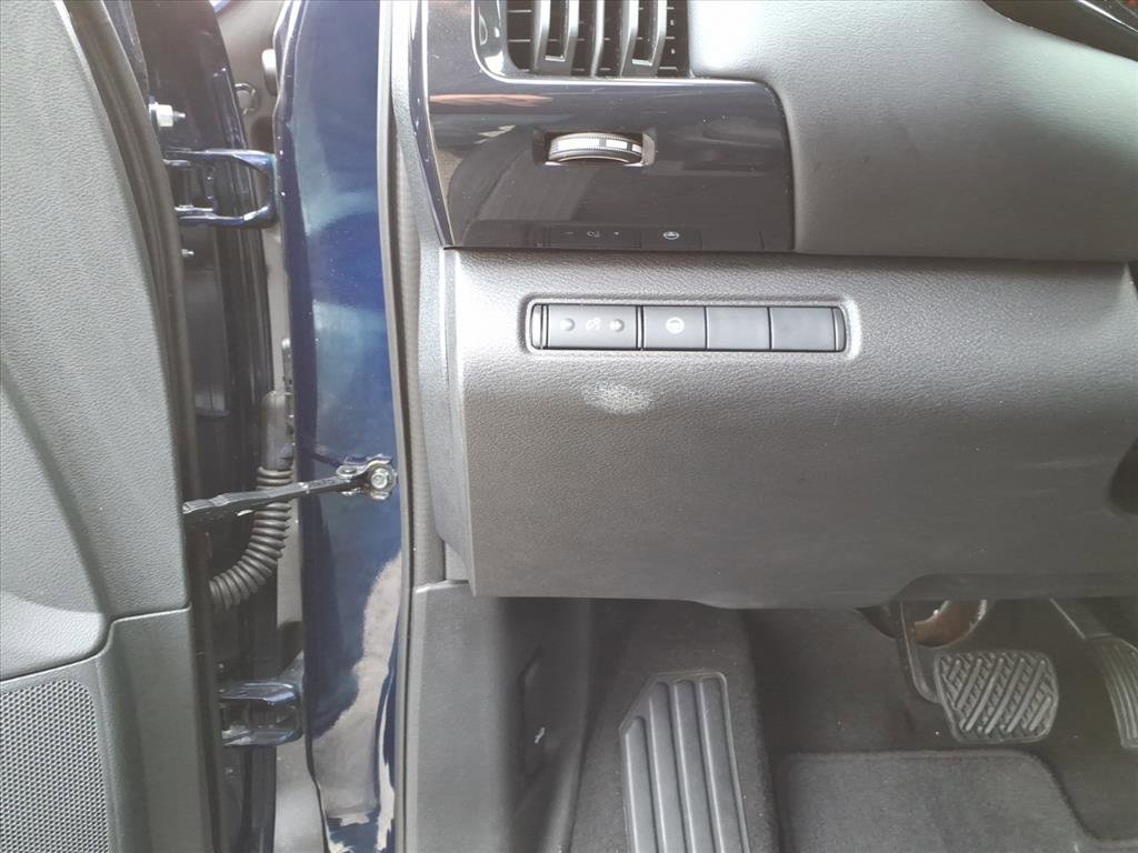 Used 2024 Nissan Pathfinder SV image 17