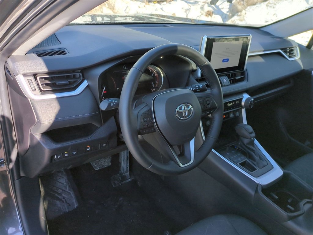 Used 2023 Toyota RAV4 XLE w/ Convenience Package image 9