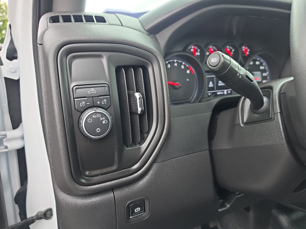 Certified 2025 Chevrolet Silverado 1500 W/T RWD image 16