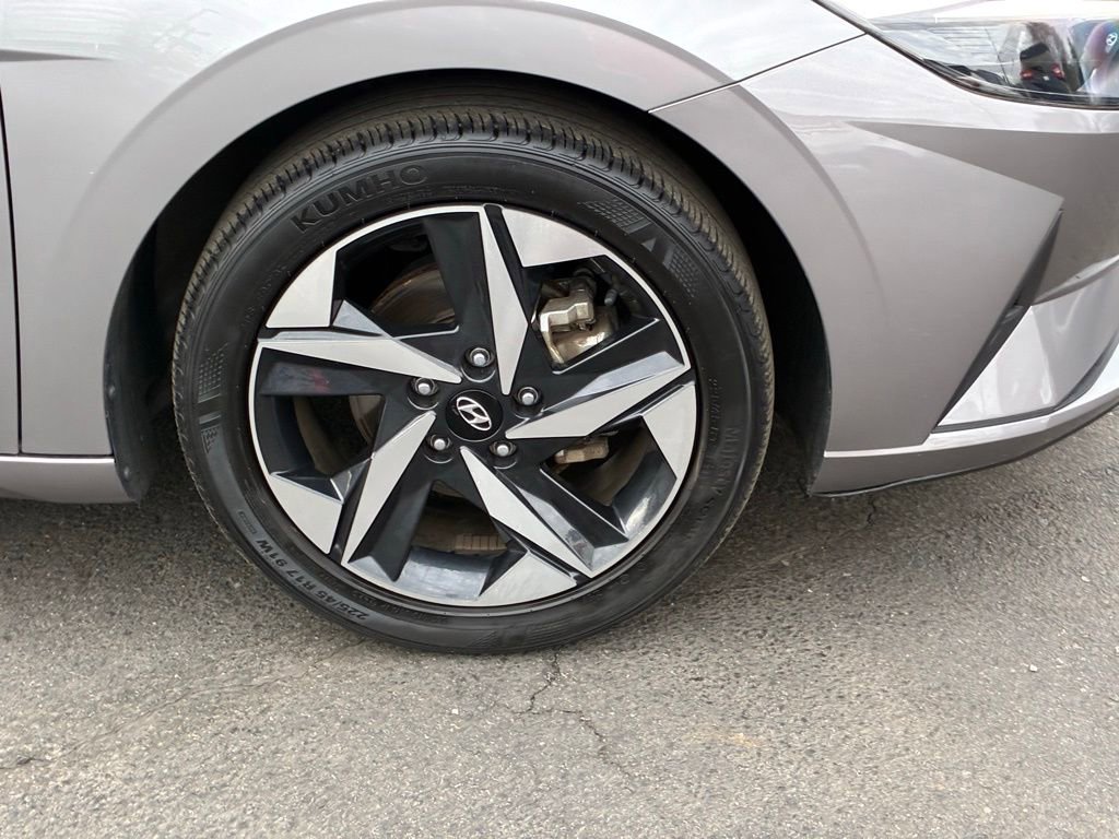 Used 2023 Hyundai Elantra SEL w/ Convenience Package FWD image 43