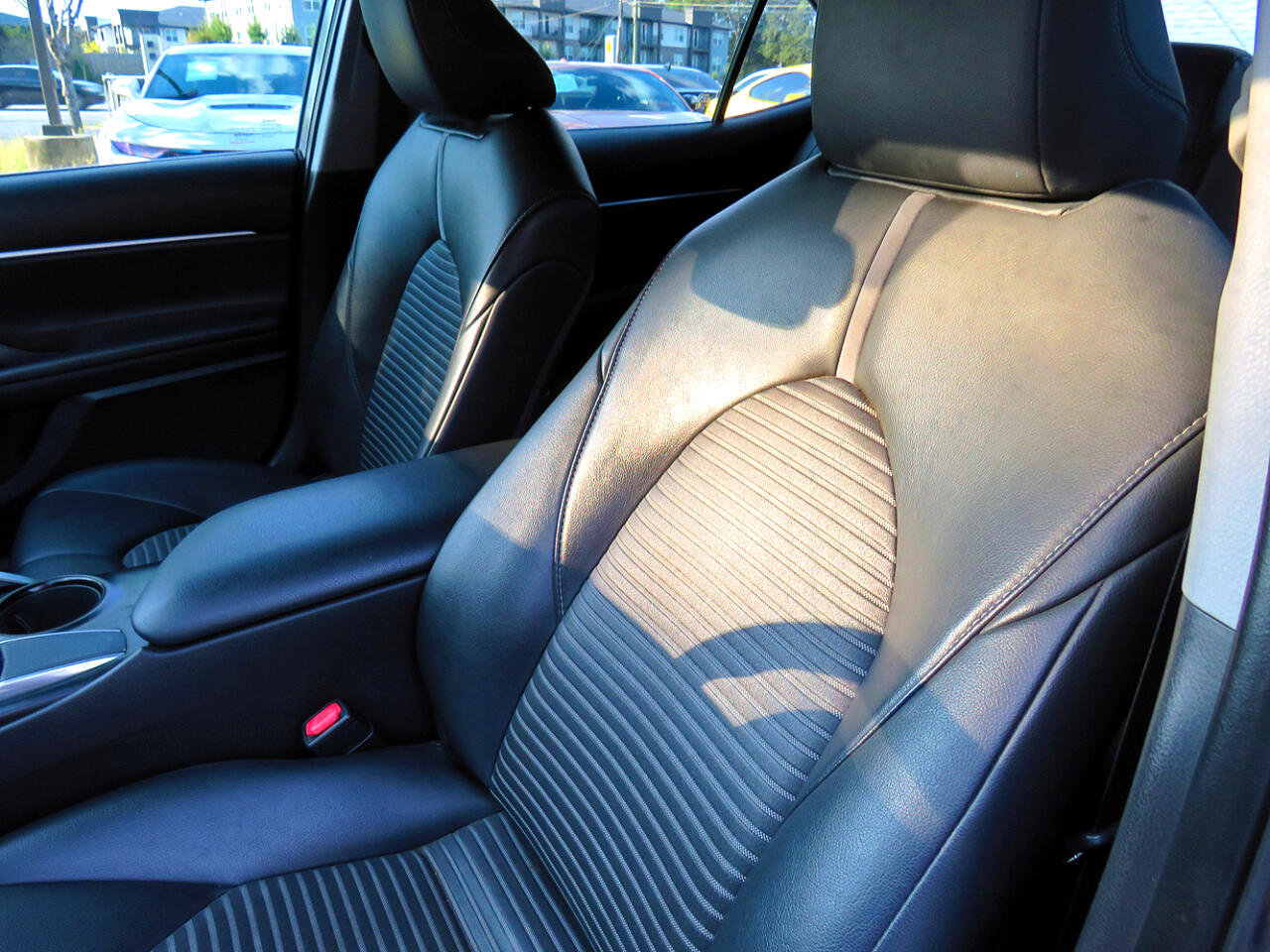 Used 2018 Toyota Camry SE image 13