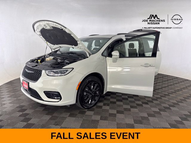 Used 2021 Chrysler Pacifica Limited w/ Uconnect Theater Family Group AWD/4WD image 20