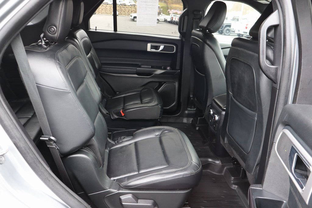 Used 2020 Ford Explorer XLT w/ Equipment Group 202A image 21