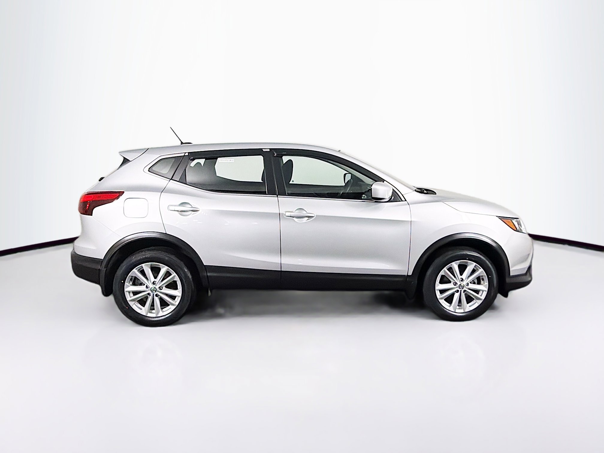 Used 2018 Nissan Rogue Sport S w/ S Appearance Package image 9