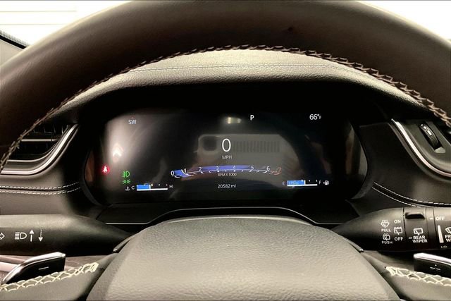 Used 2024 Jeep Grand Cherokee Limited w/ Luxury Tech Group II image 30