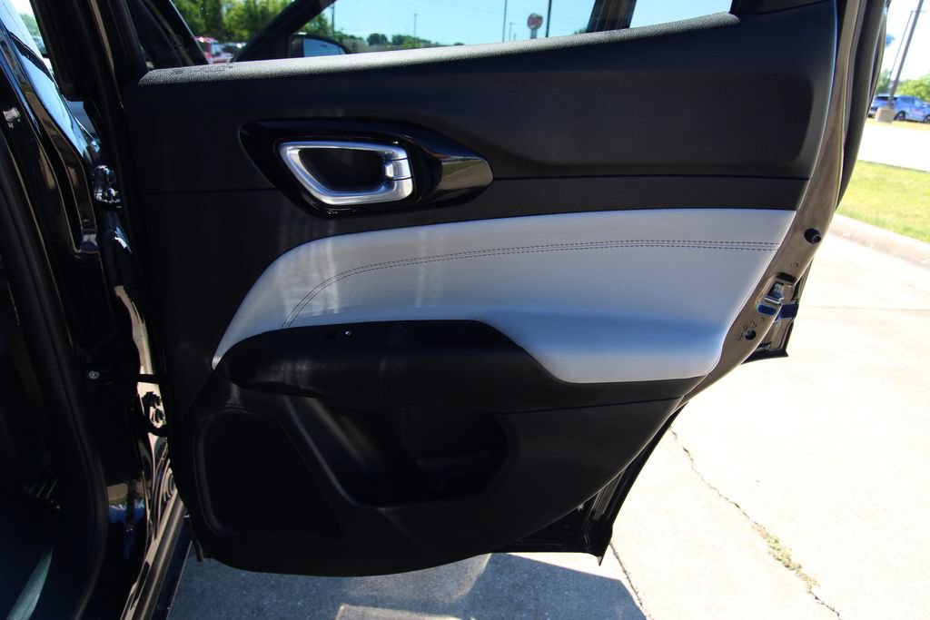 Used 2025 Jeep Compass Limited AWD/4WD image 43