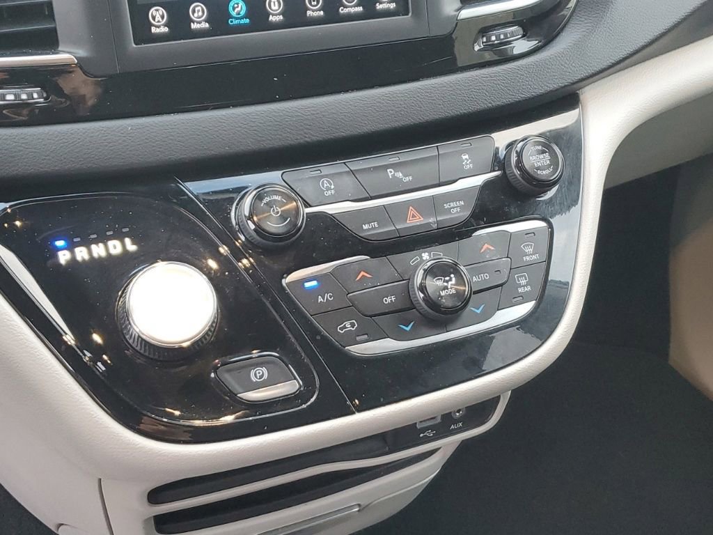 Used 2018 Chrysler Pacifica Touring Plus image 23