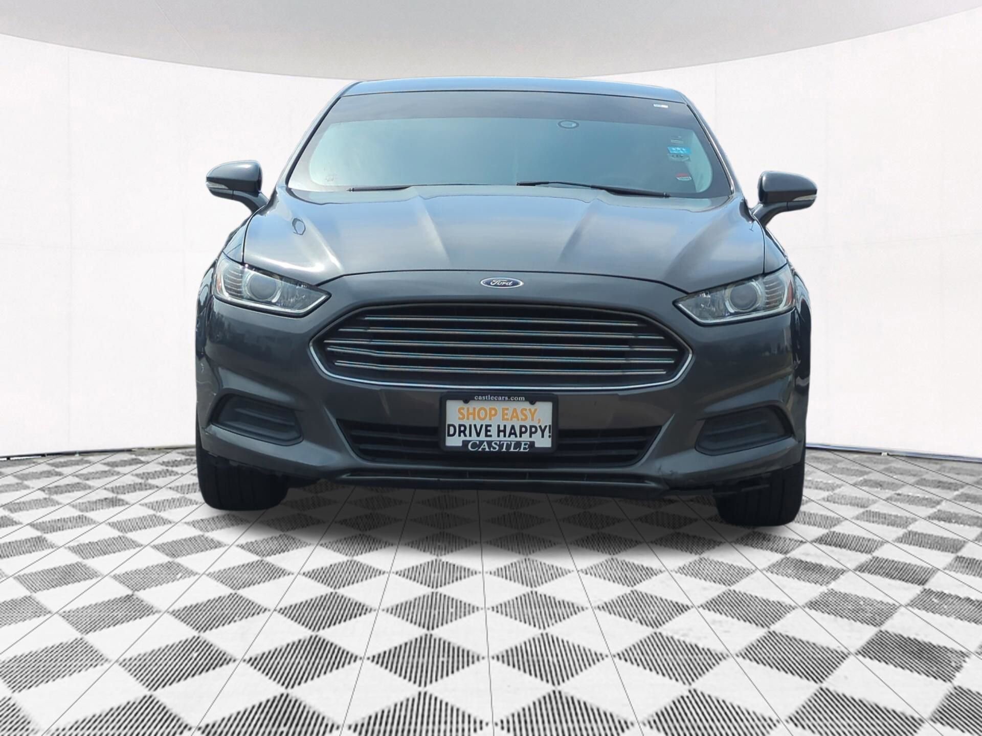 Used 2015 Ford Fusion SE image 16