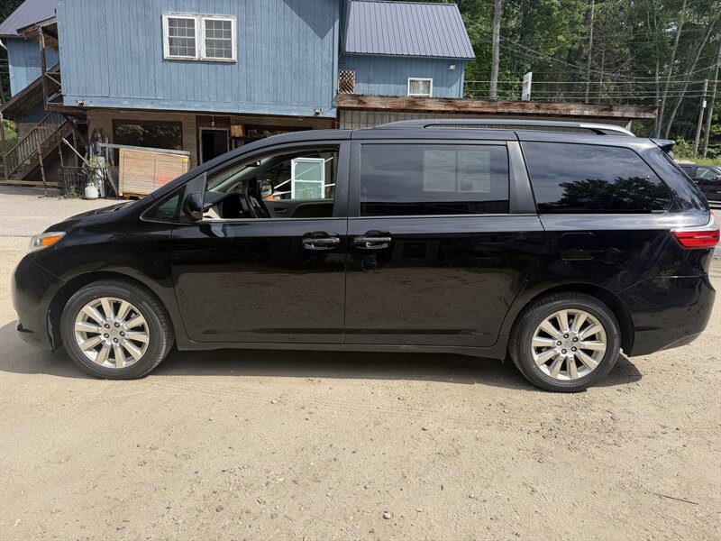 Used 2015 Toyota Sienna XLE w/ XLE Navigation Package AWD/4WD image 64