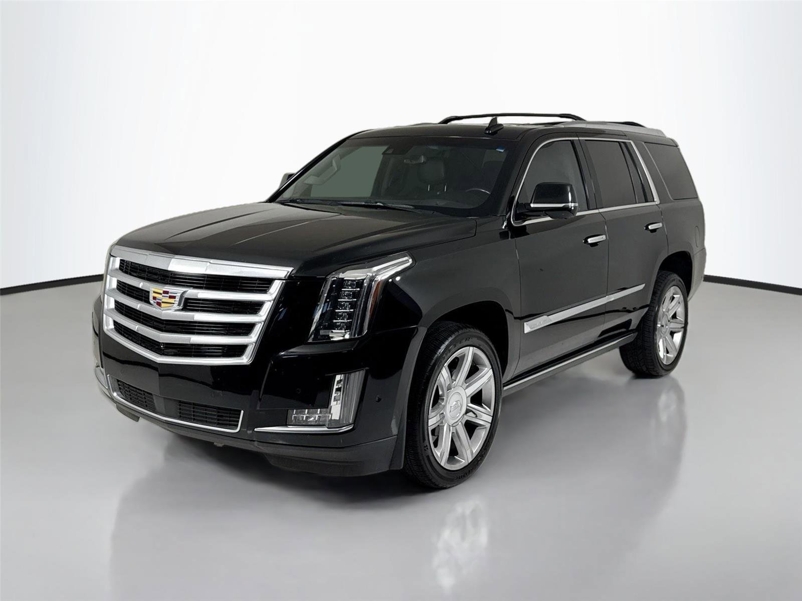 Used 2018 Cadillac Escalade Premium Luxury AWD/4WD image 10