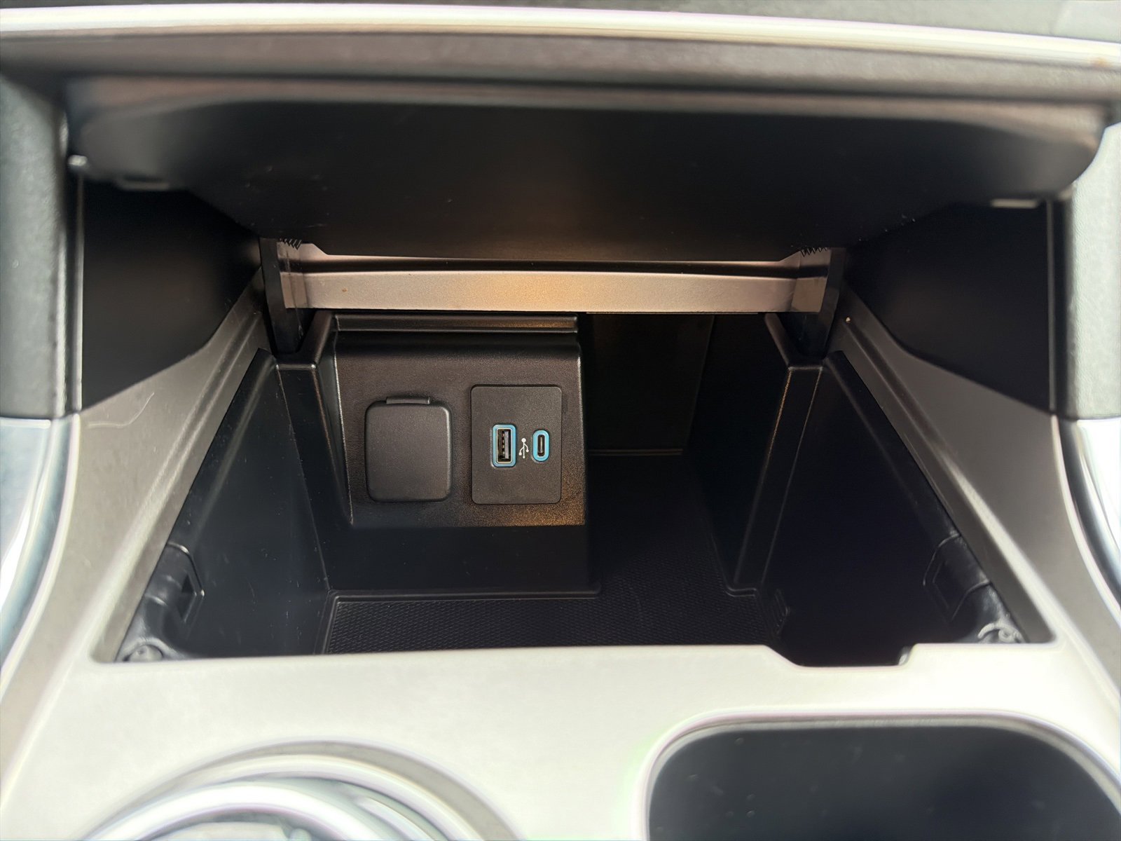 Used 2020 Ford Explorer XLT w/ Equipment Group 202A image 32