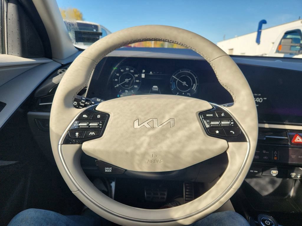 New 2025 Kia Niro Wave w/ Wave Preserve Package FWD image 13