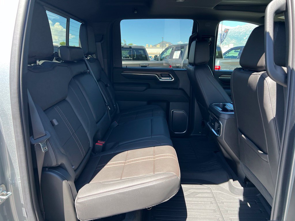 Used 2024 Chevrolet Silverado 3500 High Country w/ High Country Premium Package AWD/4WD image 23
