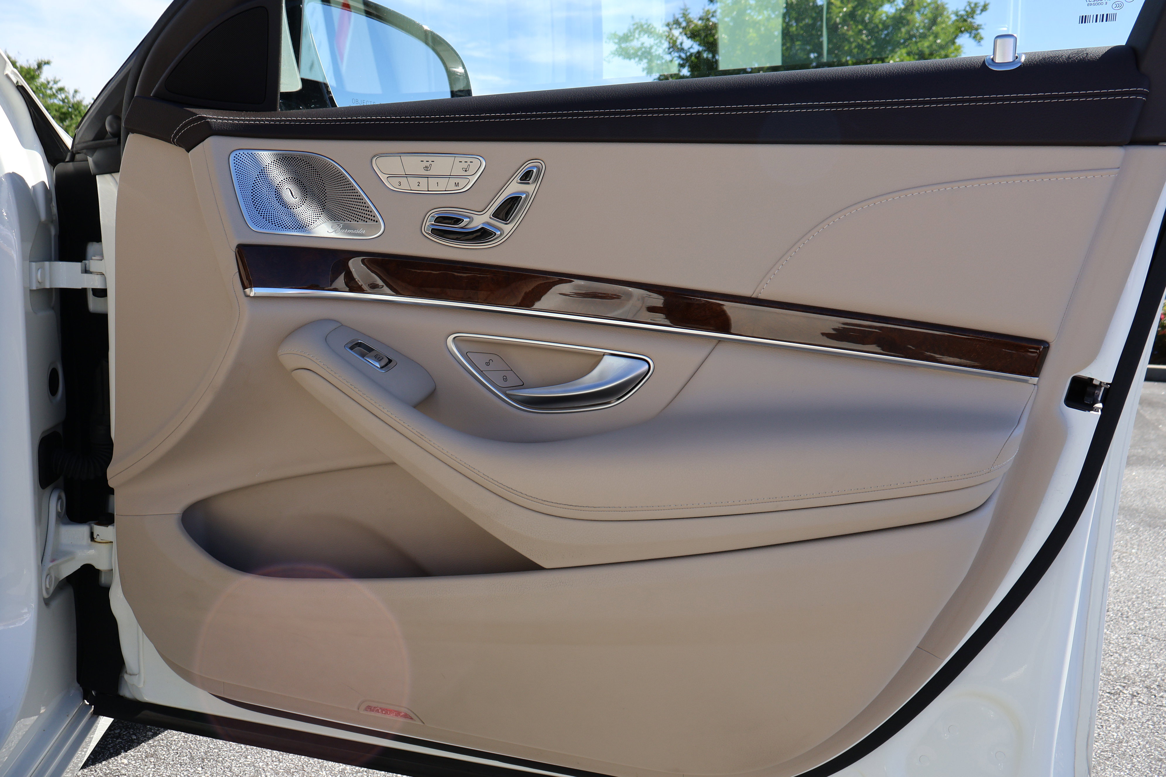 Used 2015 Mercedes-Benz S 550 Sedan image 26