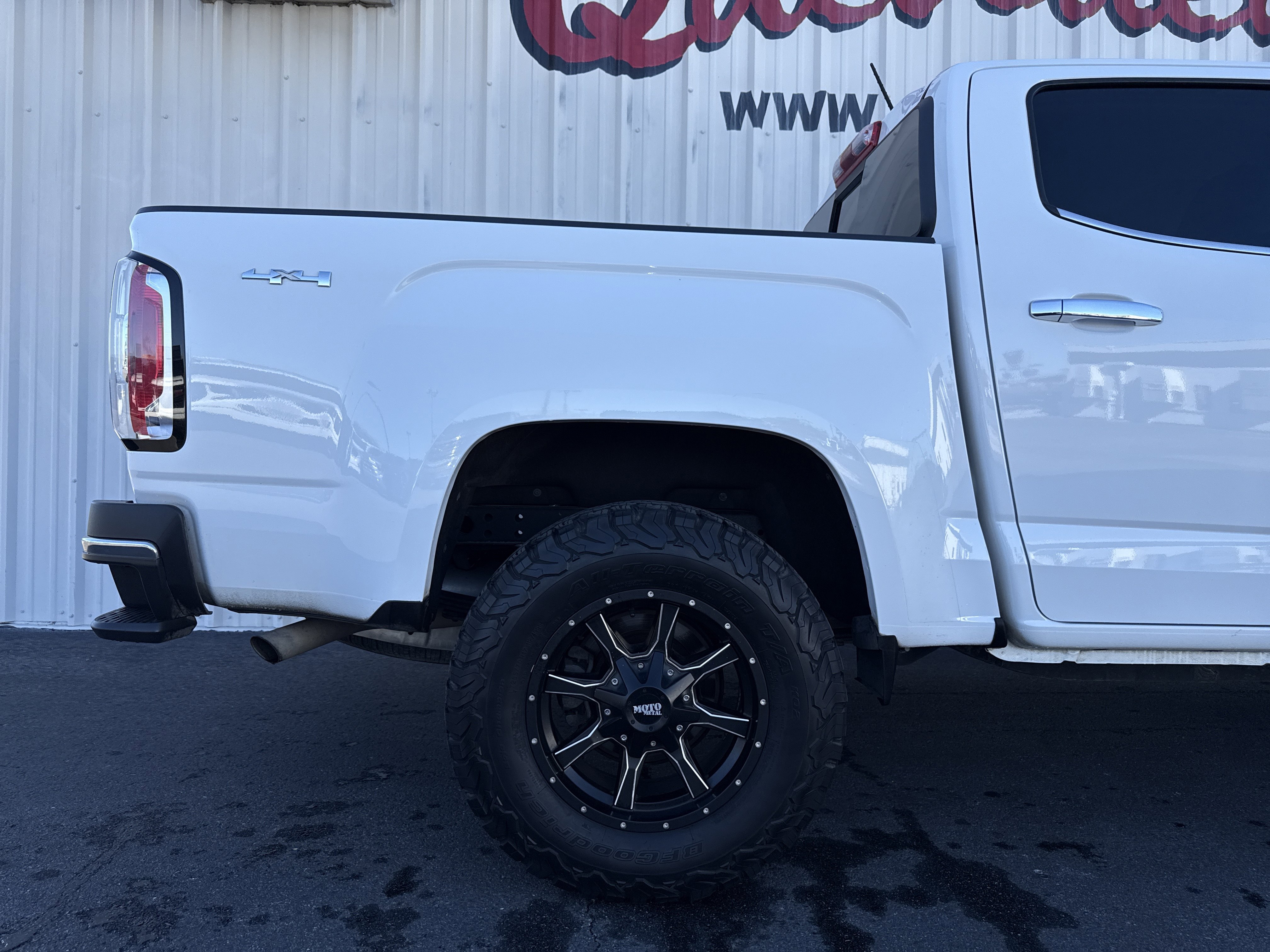 Used 2017 GMC Canyon SLT w/ Driver Alert Package image 48