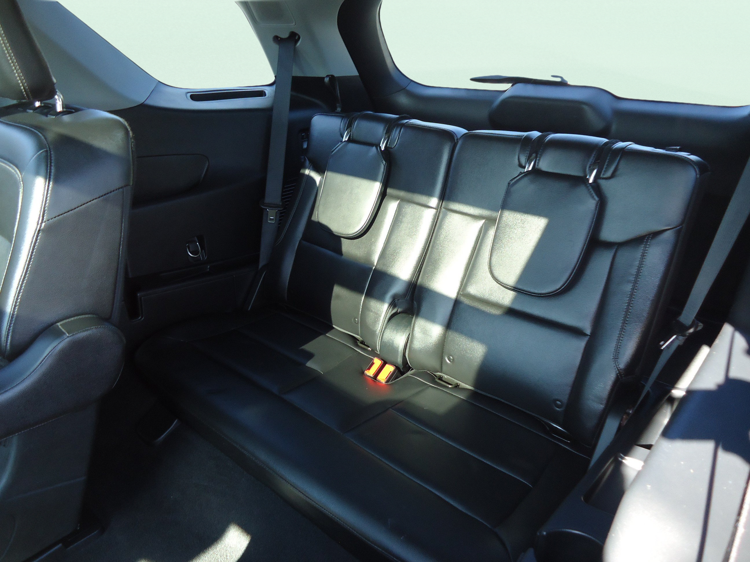 Used 2023 Ford Explorer Limited w/ Limited Technology Package AWD/4WD image 31