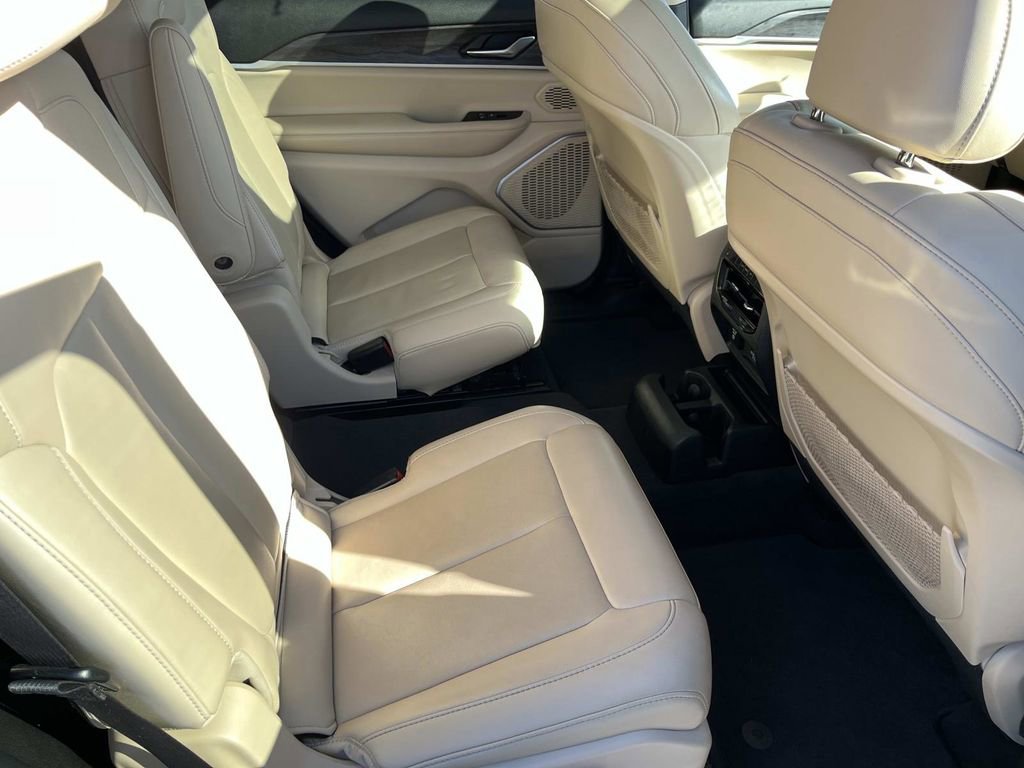 Used 2022 Jeep Grand Cherokee L Limited image 24