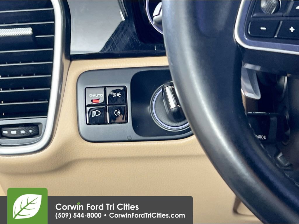 Used 2021 Porsche Cayenne S image 19